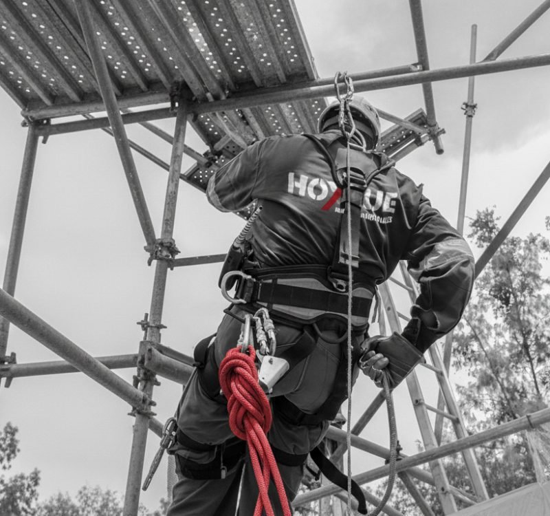 reparación de filtraciones en techo de almacén